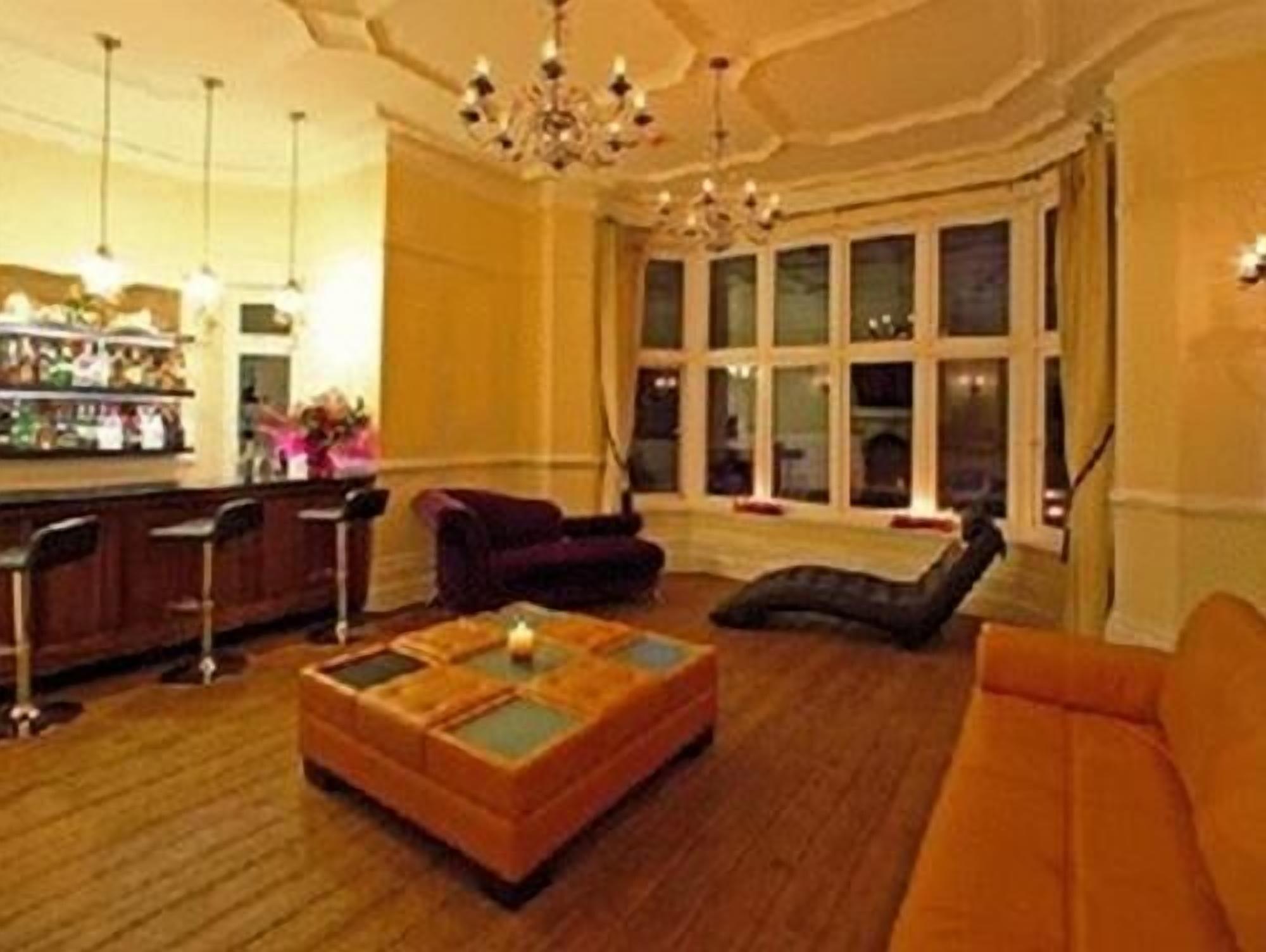Space Boutique B&B - With Free Private Car Park Llandudno Eksteriør bilde